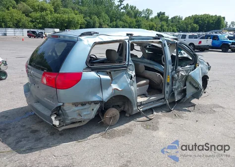 2007 Toyota Sienna Xle z USA, uszkodzony, nr VIN 5TDZK22CX7S056118